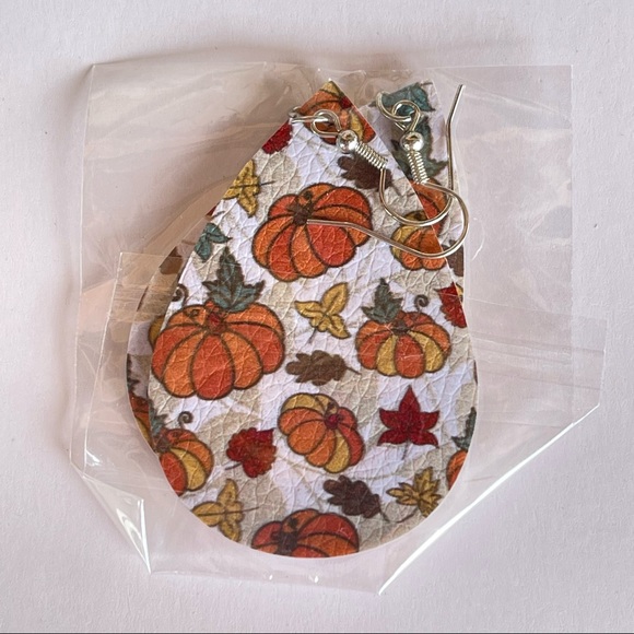 Fall/Autumn pumpkin & leaves faux leather tear drop earrings - Picture 3 of 3